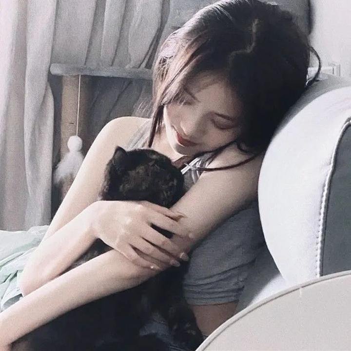 上帝是更大的猫王封面
